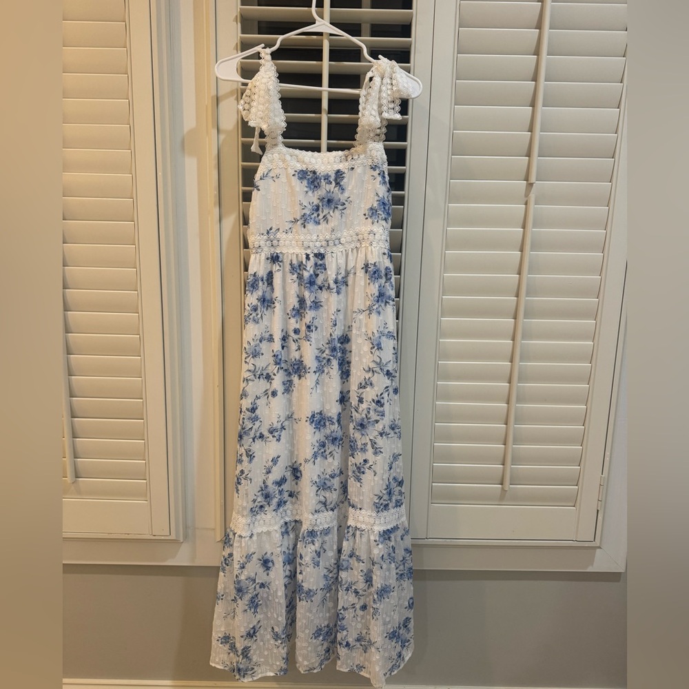 Versona Blue and White Floral Maxi Dress